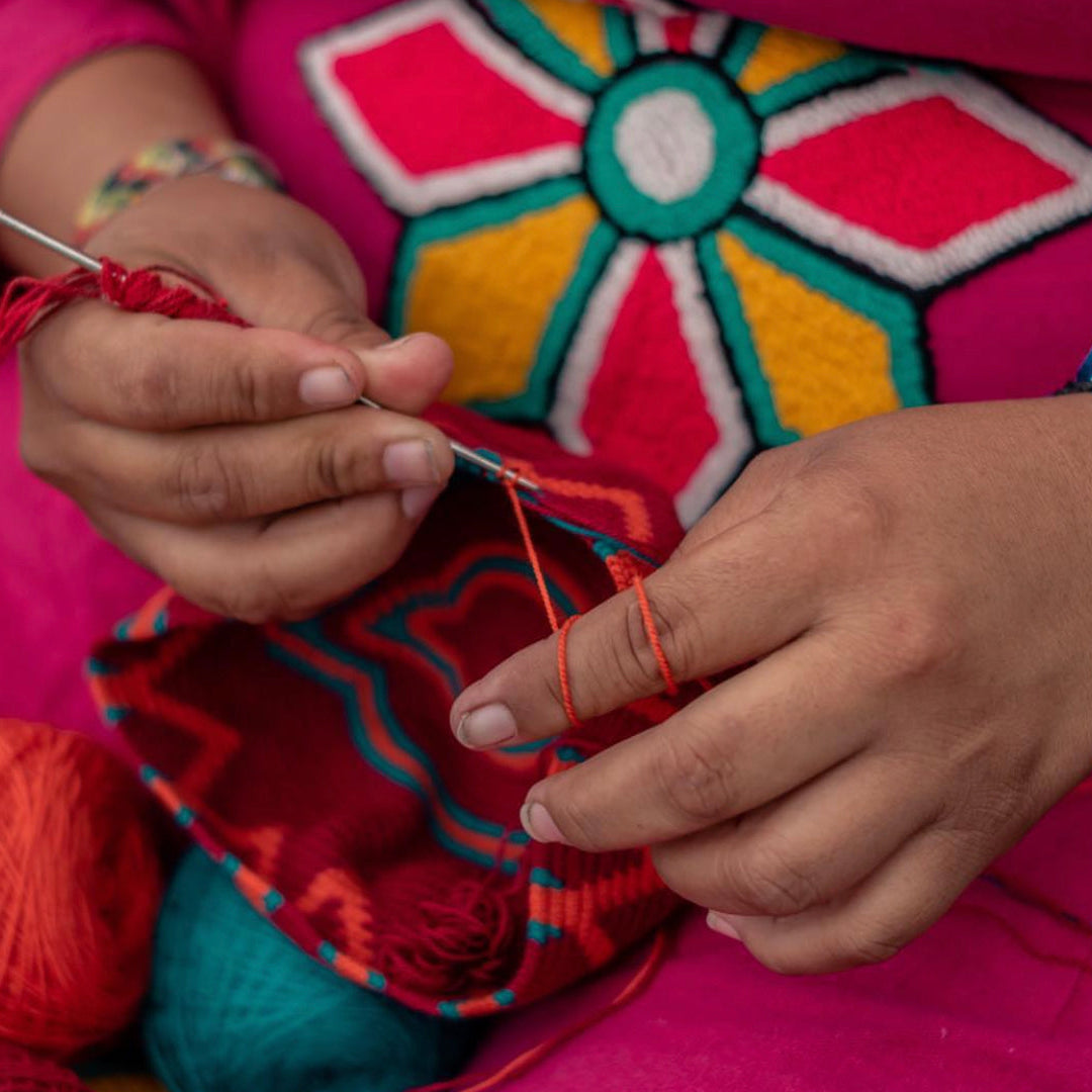 La Mochila Wayuu: Un Simbolo di Tradizione e Sostenibilità