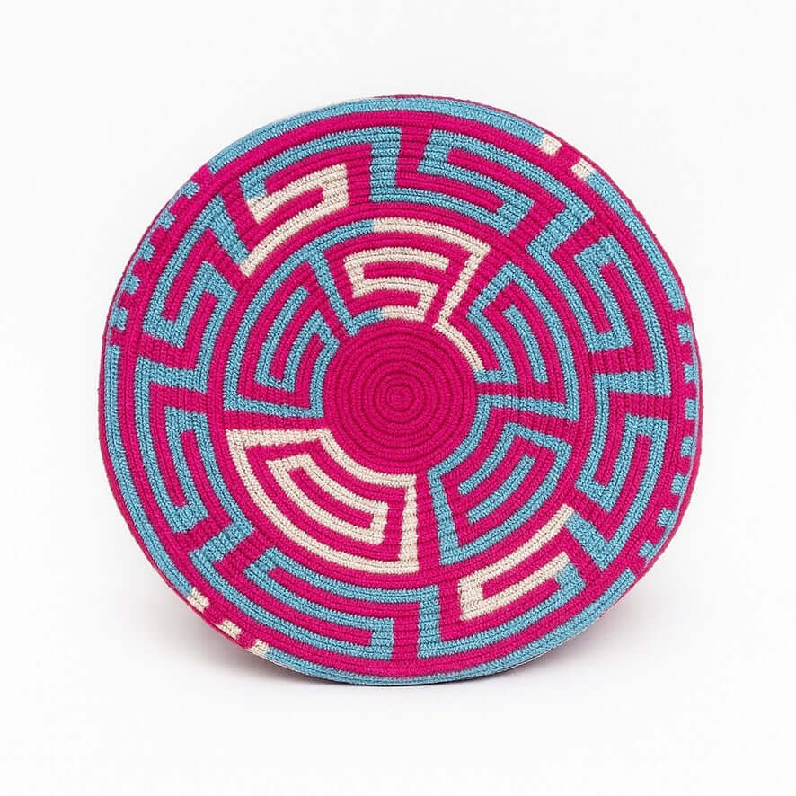 dettaglio base Borsa colombiana fatta all'uncinetto rosa acceso e fucsia con decori geometrici – Volver Bags