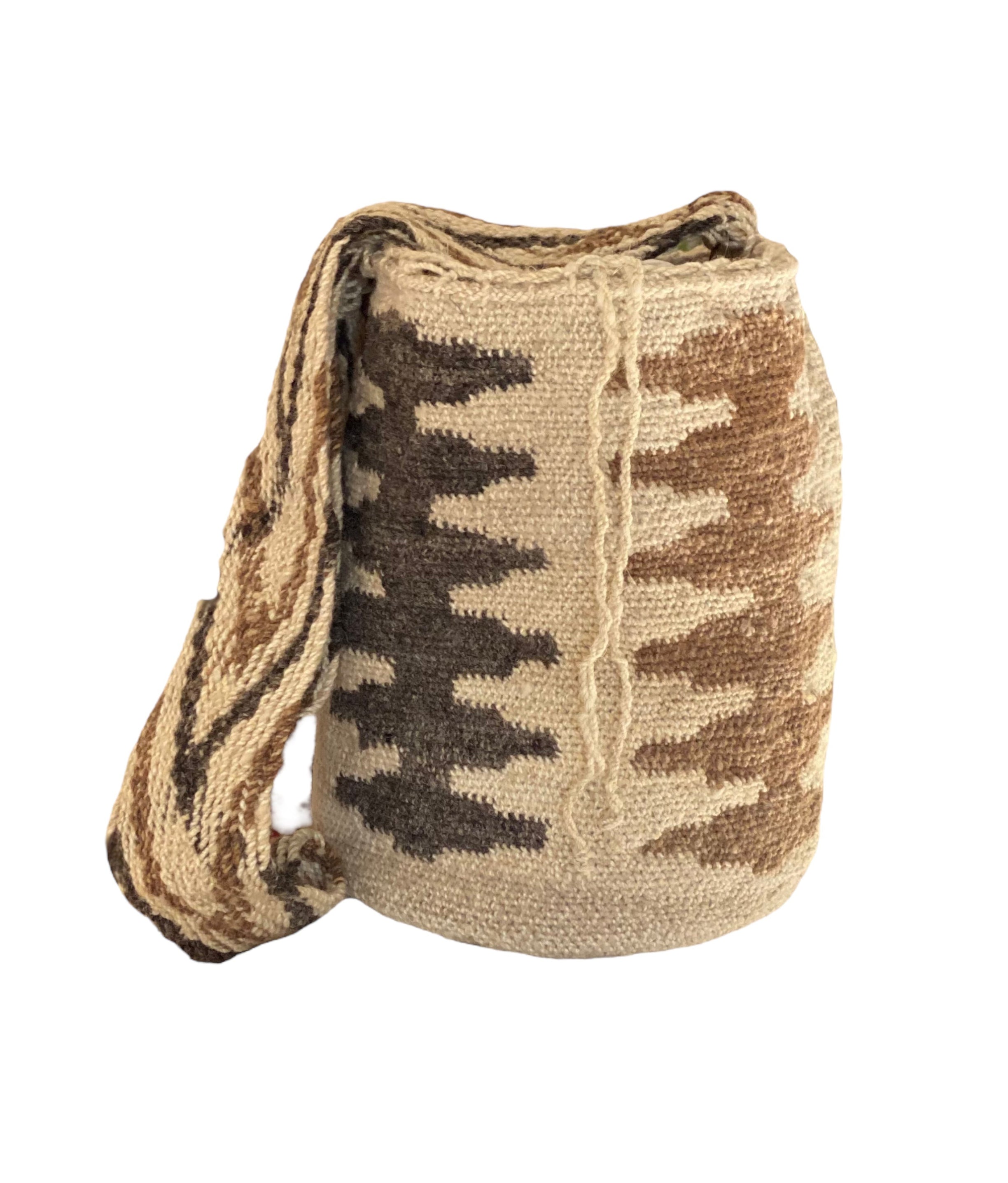 Sierra Bags, Borsa a secchiello , artigianale in pura lana intrecciata a mano dalle donne indigene delle Ande colombiane. Tonalitá calde, Ecrue, tortora, natuale, beige, marrone.