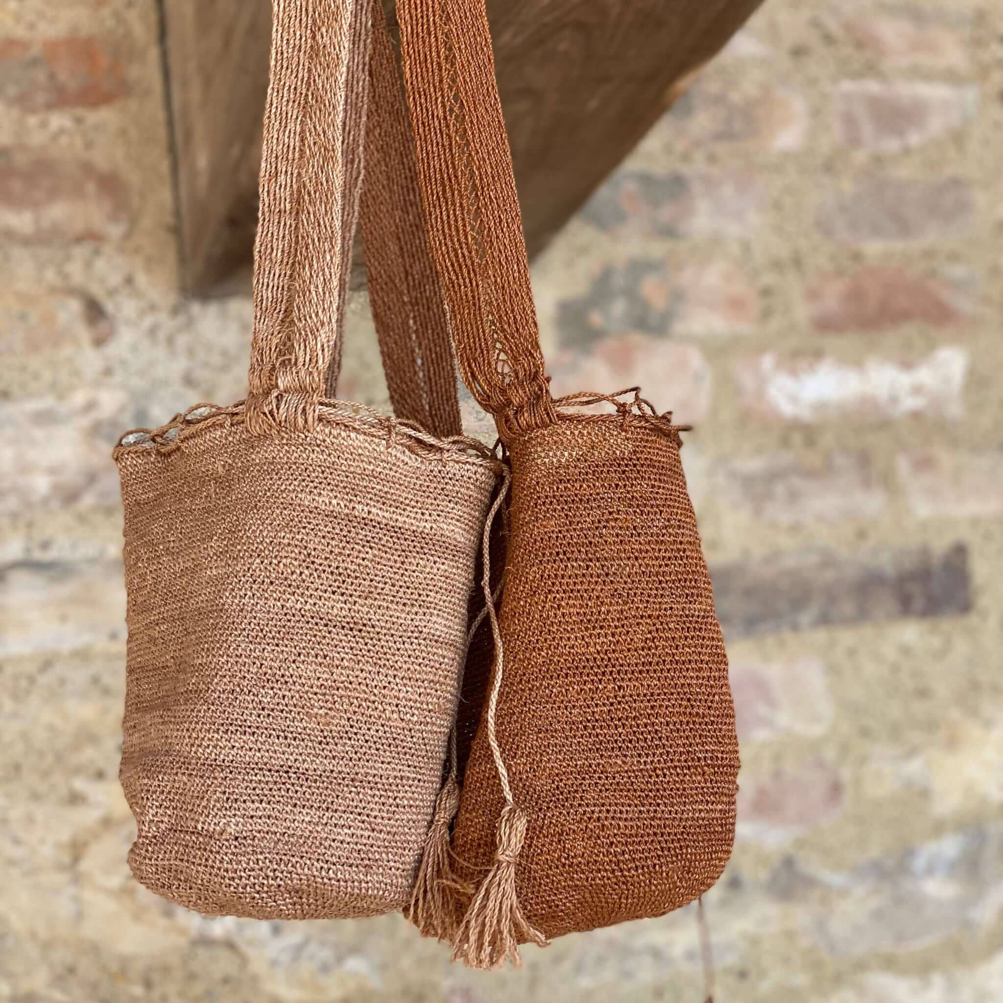 borsa in fique colombiano tinto con pigmenti naturali – Volver Bags