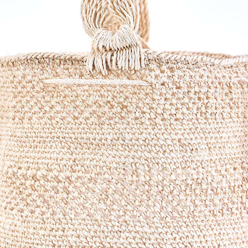 dettaglio fibi borsa in agave artigianale bianco