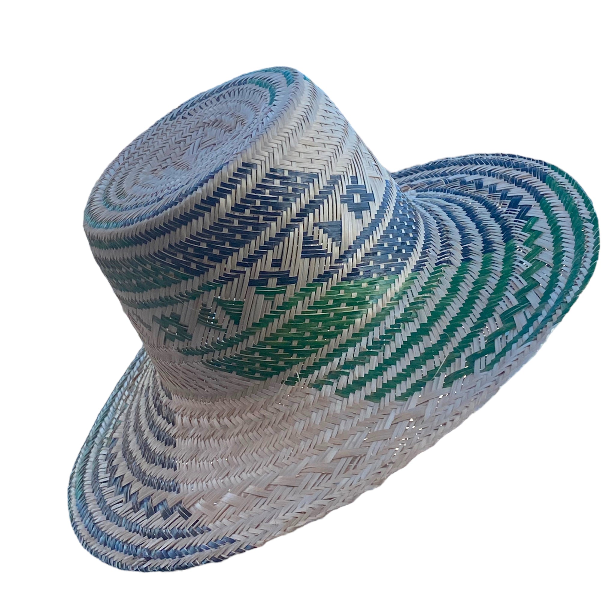 Cappello da sole Wayùu, realizzato a mano con fibra naturale, design tradizionale delle comunità indigene colombiane