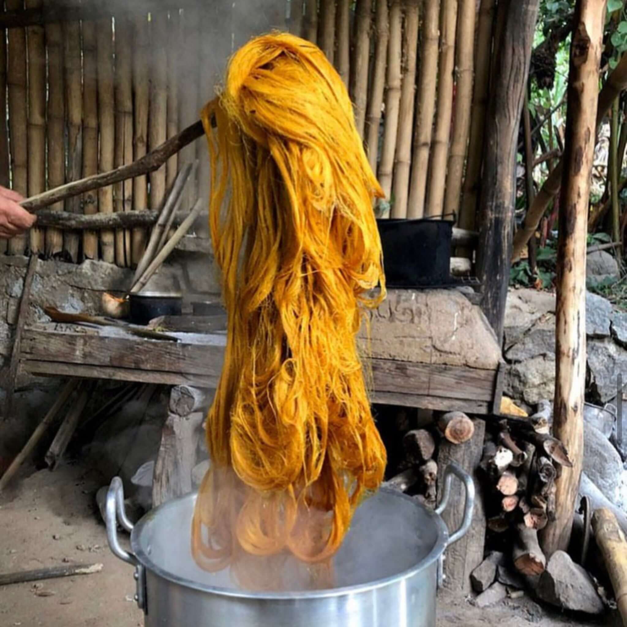processo di tintura artigianale della fibra naturale del fique