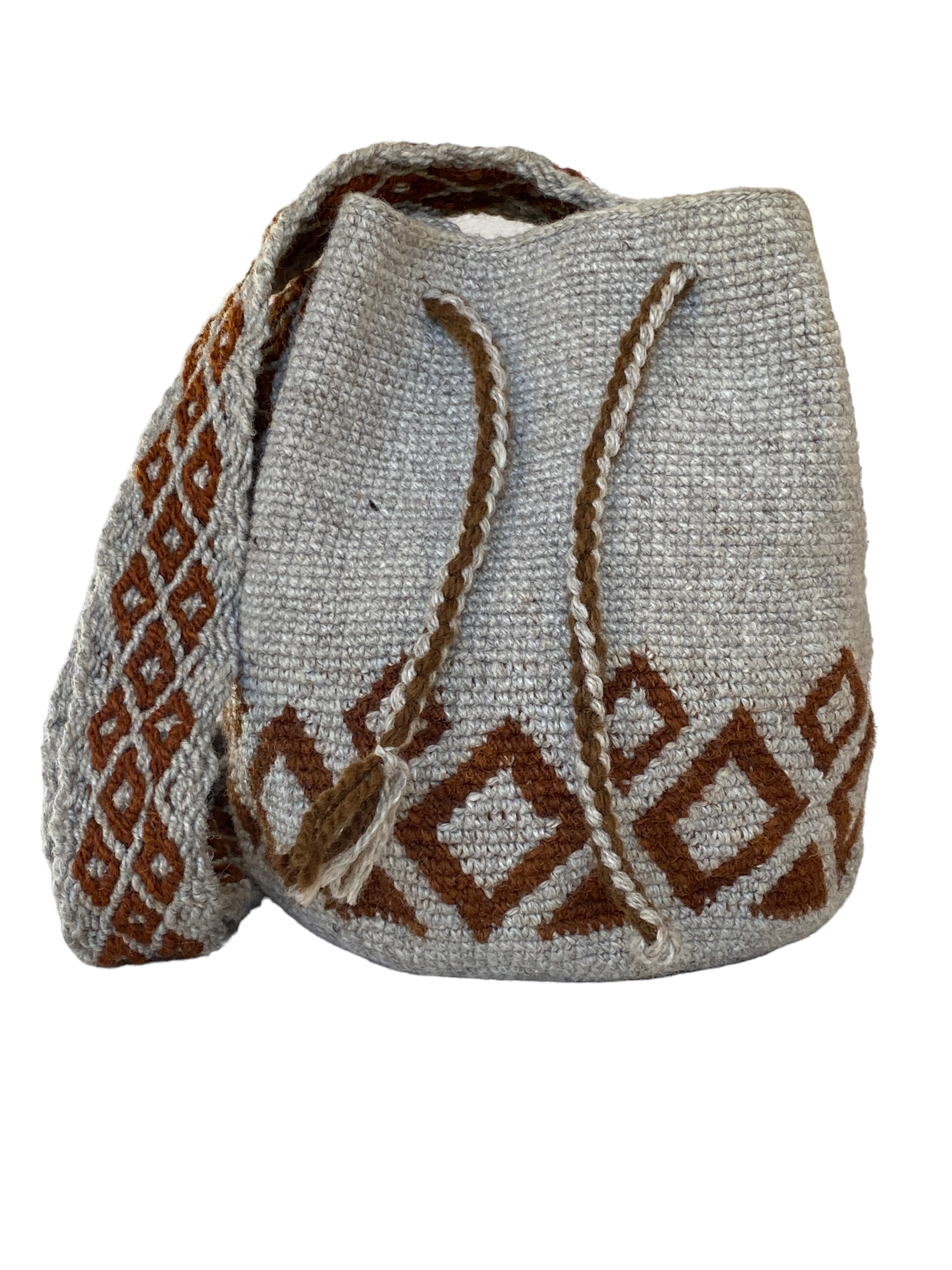 Sierra Bag, borsa secchiello artigianale, uncinetto, in pura lana tessuta a mano dalle donne indigene delle Ande colombiane