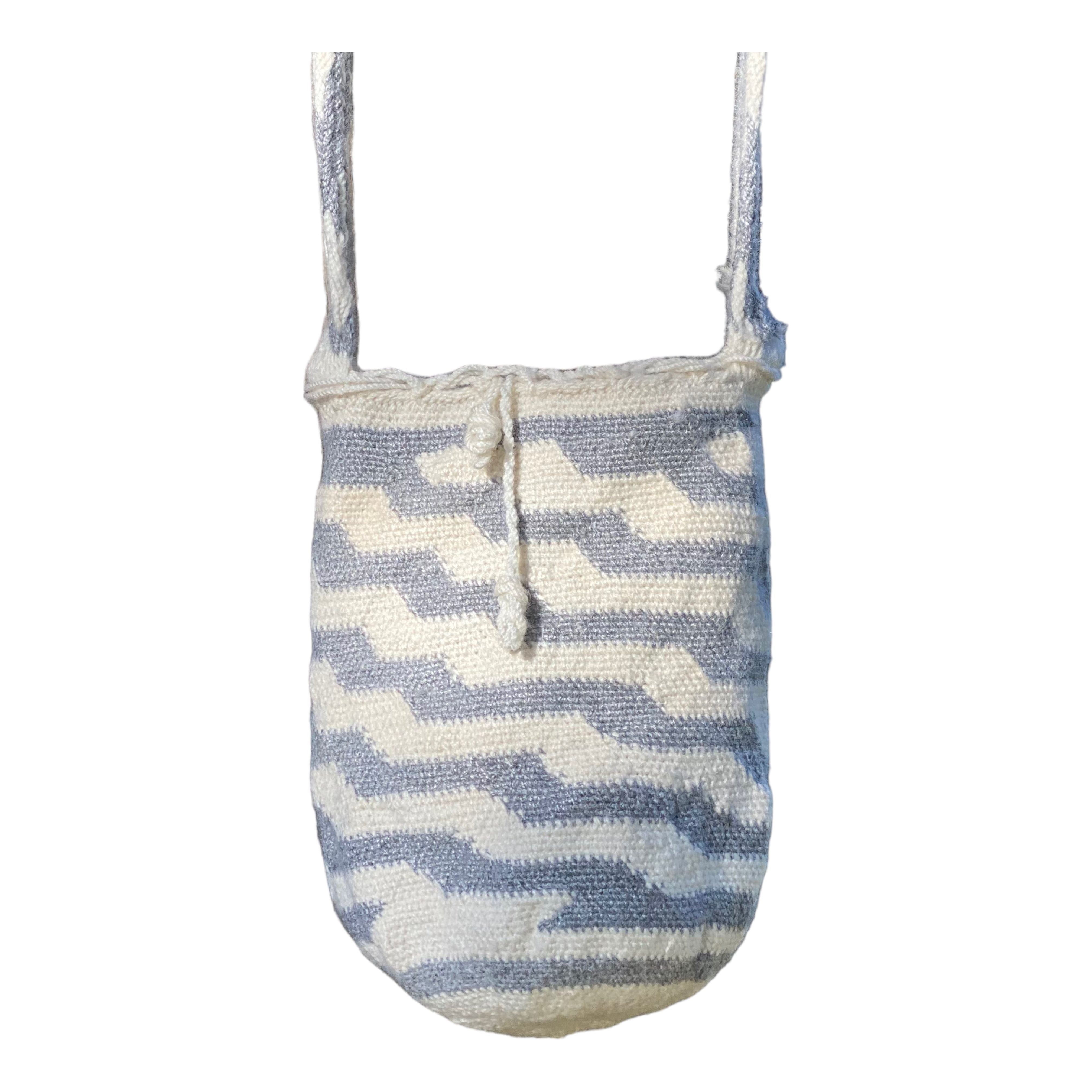 Sierra Bags, Borsa a secchiello , artigianale in pura lana tessuta a mano dalle donne indigene delle Ande colombiane. Bianco e grigio. Morbida e naturale