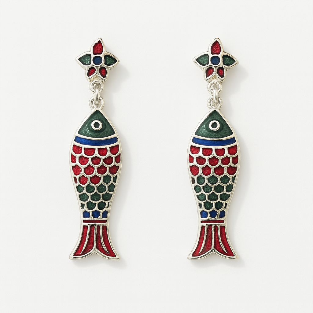 Orecchini pendenti smaltati verde, rosso e blu con base argentata a forma di pesce – accessori artigianali Volver Bags
