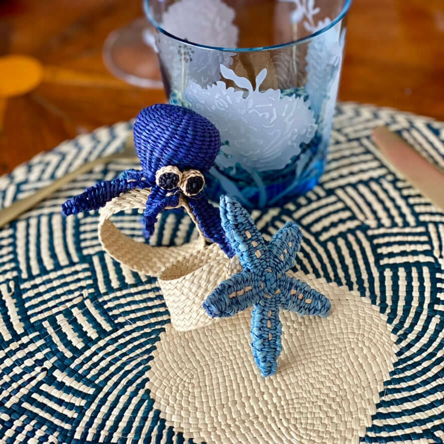 Decorazione tavola estiva in fibra naturale – portatovagliolo polpo e stella marina
