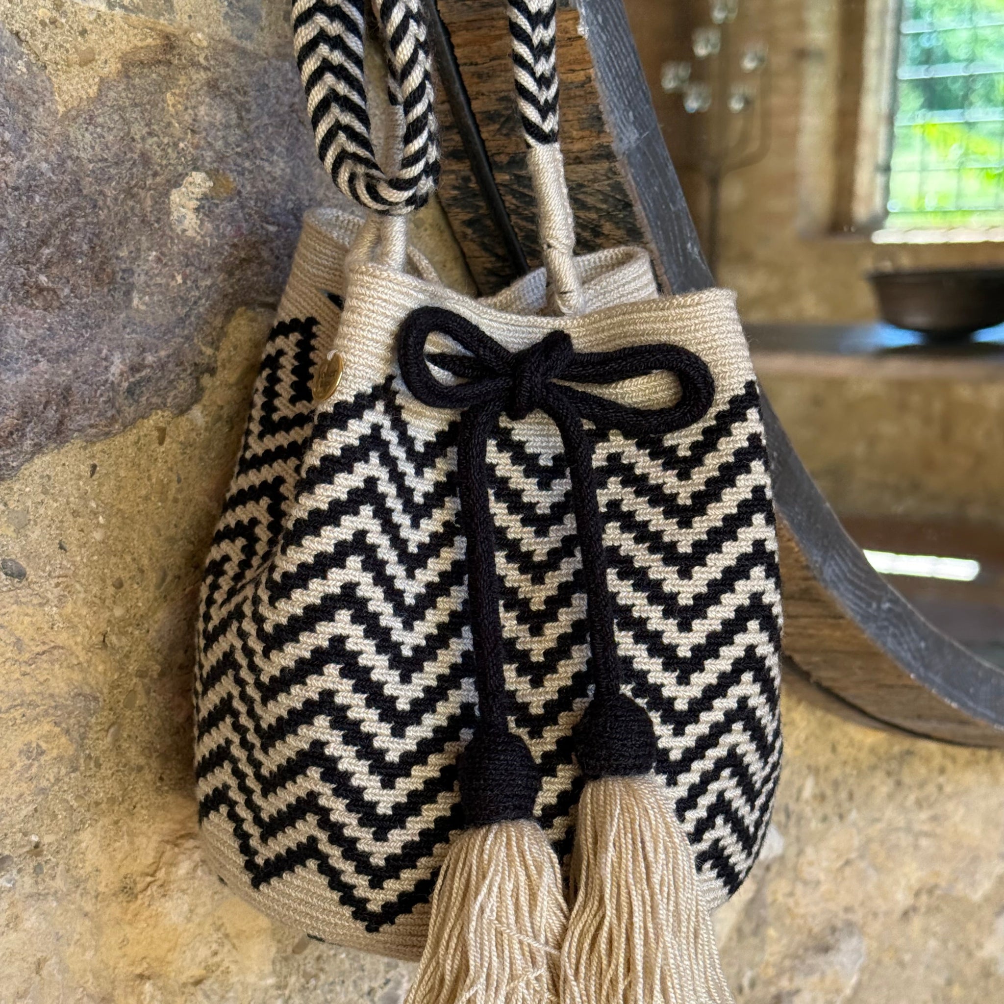 borsa piccola wayuu zafira bianca e nera