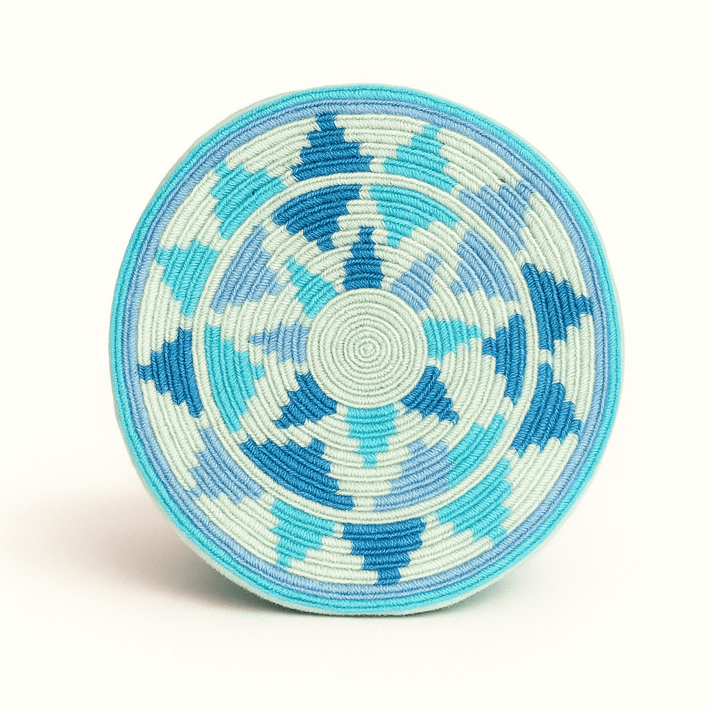 base concentrica con triangoli e geometrie 