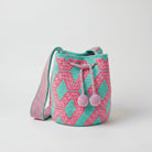 Estelita Happy Volver Bags mini mochila Wayuu artigianale rosa e verde acqua fatta a mano in Colombia